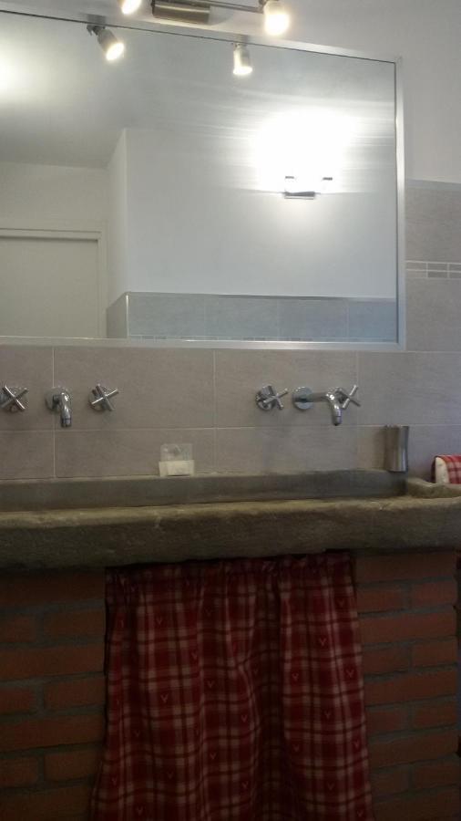 Catif Ladru Acomodação com café da manhã Cerveno Exterior foto